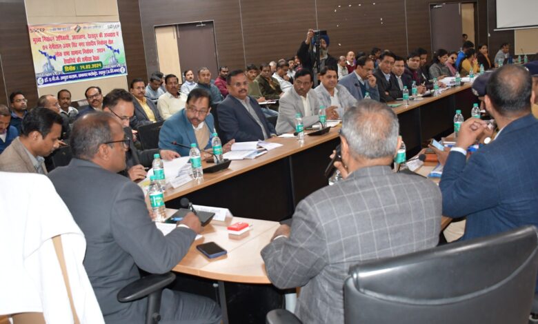 मुख्य निर्वाचन अधिकारी ने लोकसभा चुनाव तैयारियों की समीक्षा की