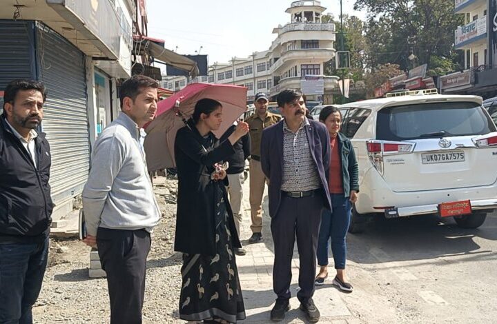 डीएम ने किया स्मार्ट सिटी परियोजना के कार्यों का स्थलीय निरीक्षण