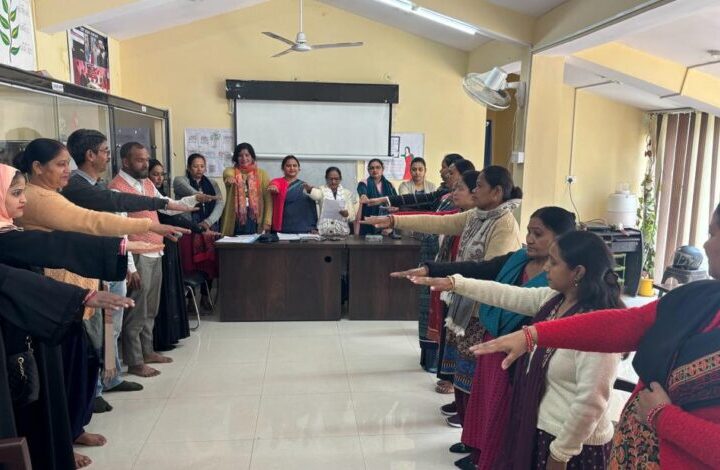 ग्राम पंचायत दूधली में मतदाता शपथ दिलाई गई