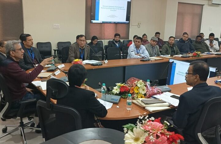 निर्वाचन के लिए नियुक्त की गई टीमों को आपसी समन्वय से कार्य करने के दिए निर्देश