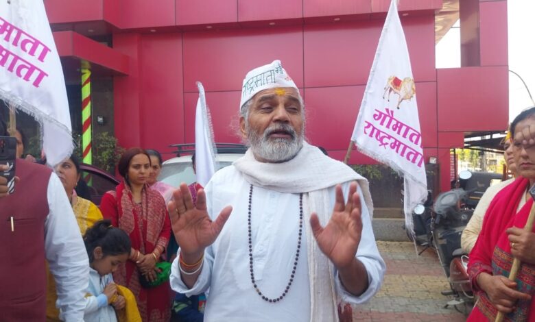 गाय की बात करने वाले को ही दें अपना वोटः संत गोपाल मणि महाराज