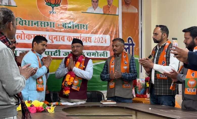 आईटी संयोजक ने ली कार्यकर्ताओं की बैठक