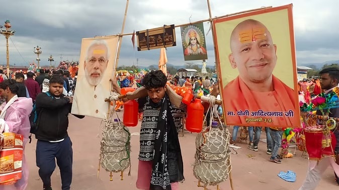 मोदी सरकार बनने की कामना लेकर हरिद्वार पहंुचे दो कांवड़िए