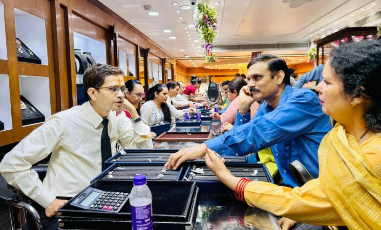 दूनवासियों ने अक्षय तृतीया पर कमल ज्वैलर्स से दिल खोलकर की खरीदारी