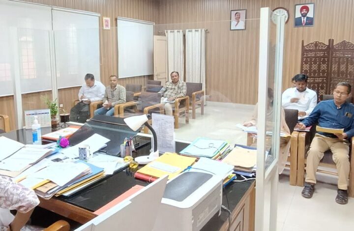 जिलाधिकारी ने हिट एण्ड रन प्रकरणों की समीक्षा की