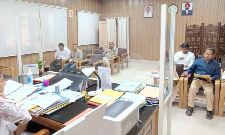 जिलाधिकारी ने हिट एण्ड रन प्रकरणों की समीक्षा की