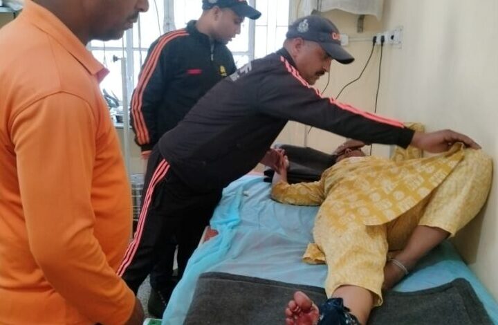 बीमार एवं घायल तीर्थयात्रियों को सुरक्षा बल पहुंचा रहे अस्पताल