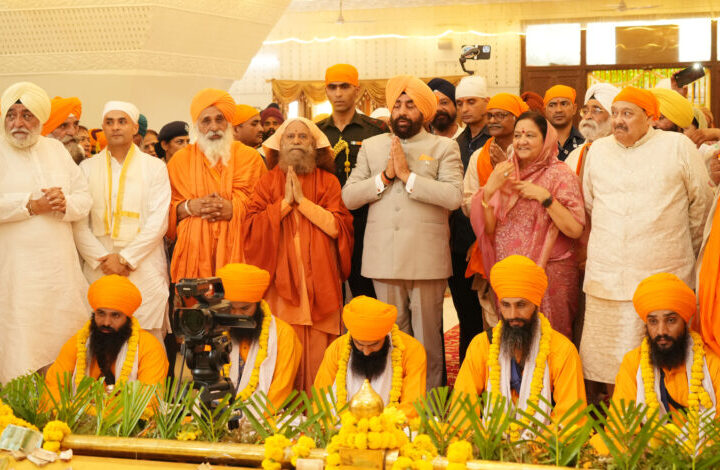 पंज प्यारों की अगुवाई में हेमकुंड साहिब के लिए पहला जत्था रवानापंज प्यारों की अगुवाई में हेमकुंड साहिब के लिए पहला जत्था रवाना