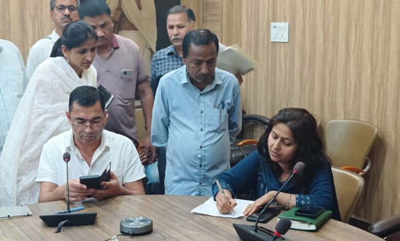सीडीओ ने सुनीं जनशिकायतें, 66 शिकायतें हुईं दर्ज