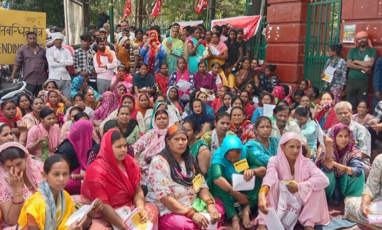 विभिन्न संगठनों ने जन आक्रोश रैली निकालकर किया प्रदर्शन