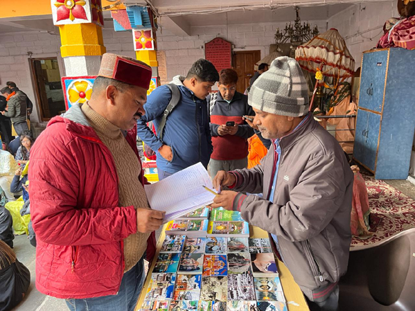श्री बदरीनाथ- केदारनाथ मंदिर समिति उपाध्यक्ष किशोर पंवार ने श्री बदरीनाथ धाम यात्रा दर्शन व्यवस्था एवं मंदिर समिति कार्यालय का किया‌ निरीक्षण