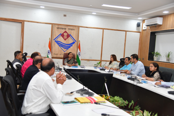 हाउस ऑफ हिमालय के स्टोर जल्द ही नई दिल्ली के कनॉट प्लेस व अन्य मुख्य स्थानों में खोले जाने की योजना पर किया जा रहा कार्य