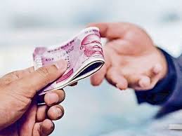 बिजली कनेक्शन लगाने की एवज में 4,500 रू रिश्वत लेते लाइनमैन व हेल्पर लाइनमैन रंगे हाथो गिरफ्तार