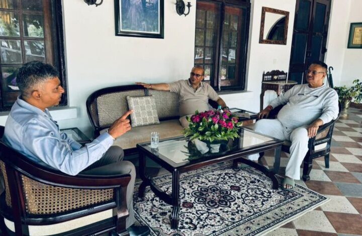 केआरसी के कमाण्डेट बिग्रेडियर संजय कुमार ने मंत्री जोशी से की भेंट