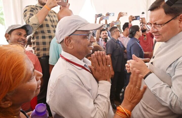 सीएम ने श्रद्धालुओं से संवाद कर यात्रा व्यवस्थाओं का लिया फीडबैक
