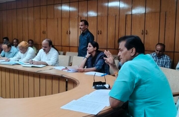शहरी विकास मंत्री ने स्मार्ट सिटी परियोजना के विकास कार्यों की समीक्षा की