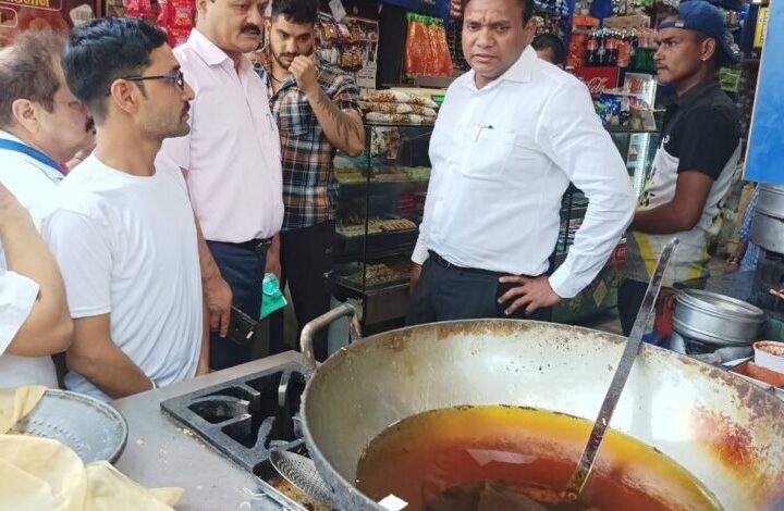 खाद्य विभाग की सख्ती से चारधाम यात्रा मार्गों पर मिलावटी खाद्य पदार्थों, नकली दवाओं और सामान पर लगी रोक