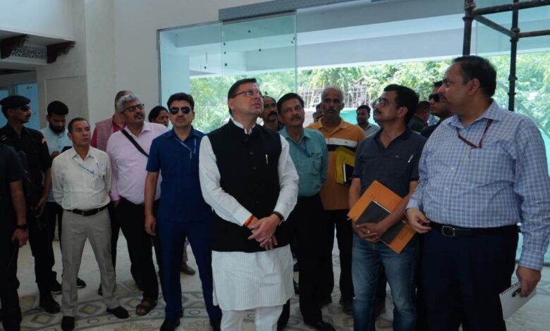 सीएम ने नई दिल्ली में निर्माणाधीन ‘उत्तराखण्ड निवास’ का निरीक्षण किया