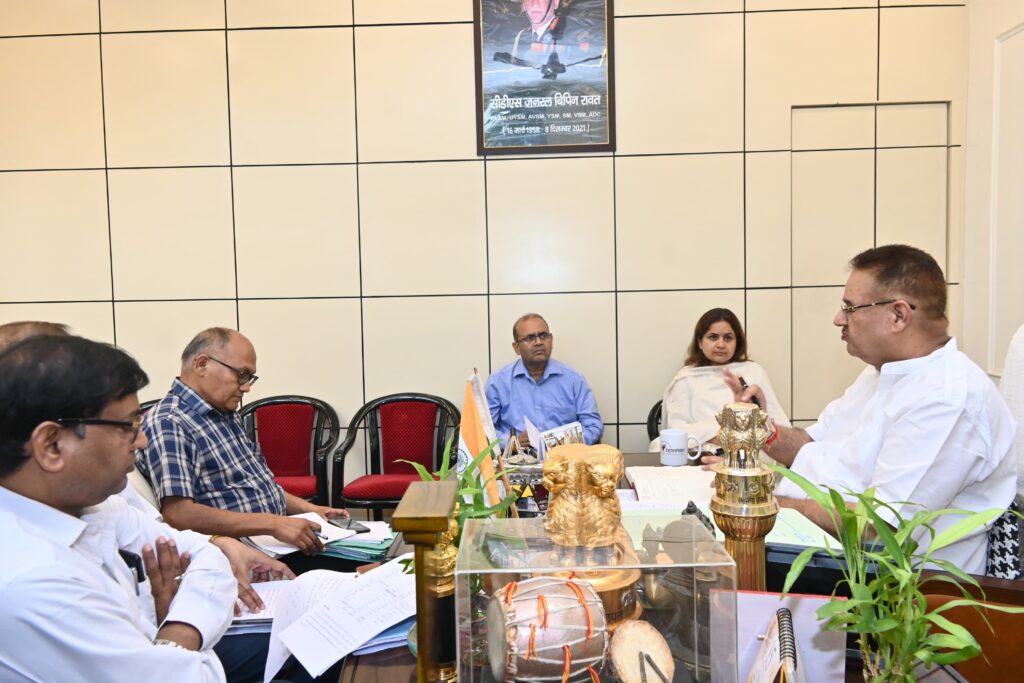 मंत्री जोशी ने हरेला पर्व पर पौधारोपण के संबंध में ग्राम्य विकास और उद्यान विभाग की बैठक ली