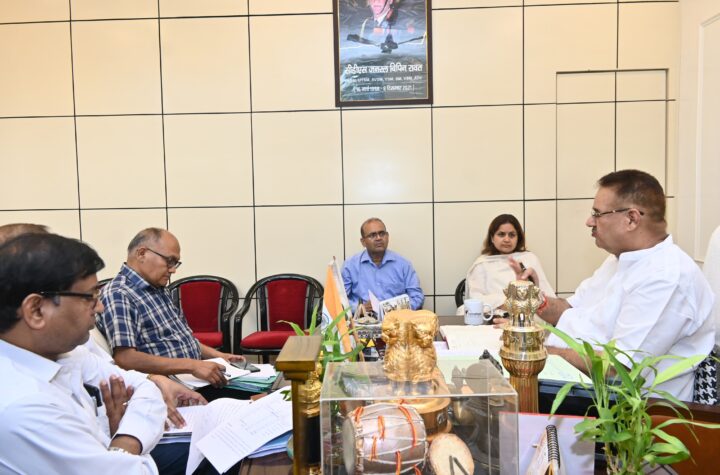 मंत्री जोशी ने हरेला पर्व पर पौधारोपण के संबंध में ग्राम्य विकास और उद्यान विभाग की बैठक ली