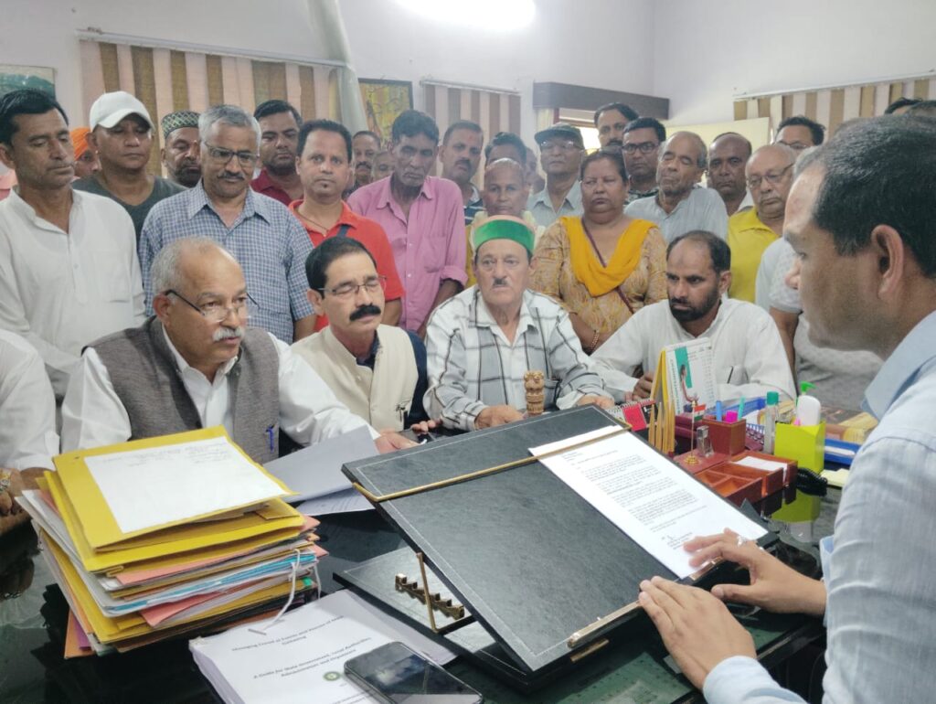 लूटपाट केंद्र बन चुके प्राइवेट विद्यालयों के खिलाफ मोर्चा ने बोला हल्ला