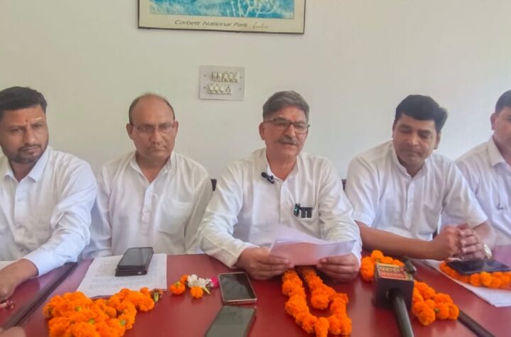 गुजरात की कंपनी को सौंपा गया है रजिस्ट्रेशन का कार्यः पूर्व विधायक मनोज रावत