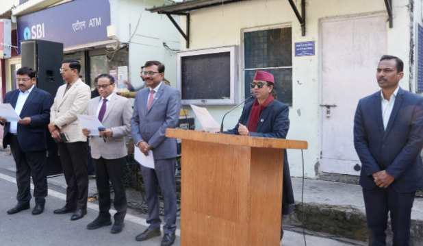 मुख्य सचिव ने अधिकारियों व कर्मचारियों को दिलाई मताधिकार के प्रयोग की शपथ