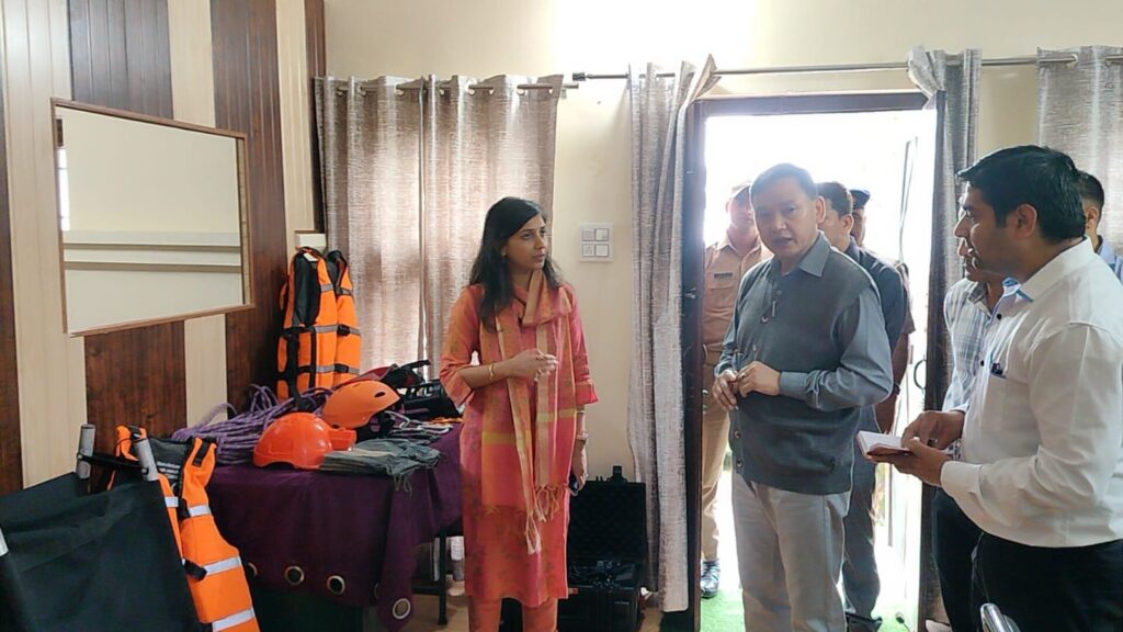 सैटेलाइट फोन और आपदा उपकरणों को रखें सक्रिय : डीएम