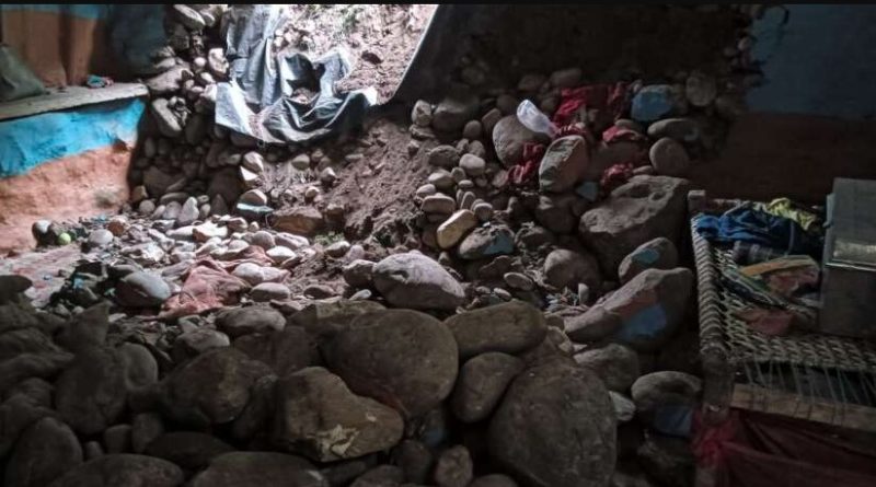 उत्तरकाशी में दर्दनाक हादसा, दीवार गिरने से एक ही परिवार के चार लोगों की मौत