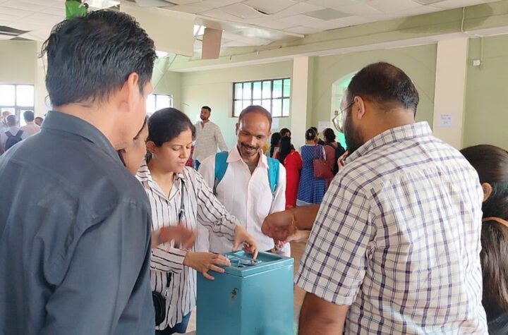 मतगणना कार्मिकों को दिया गया व्यावहारिक व सैद्धांतिक प्रशिक्षण