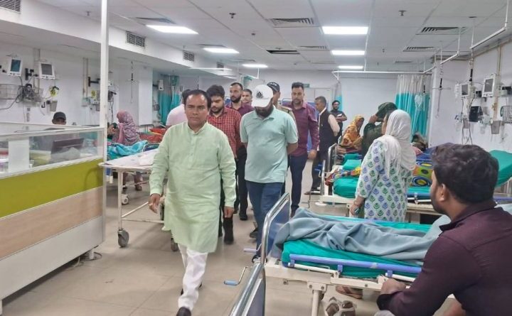 स्वास्थ्य मंत्री डॉ. रावत ने परखी दून और कोरोनेशन अस्पताल की व्यवस्थाएं