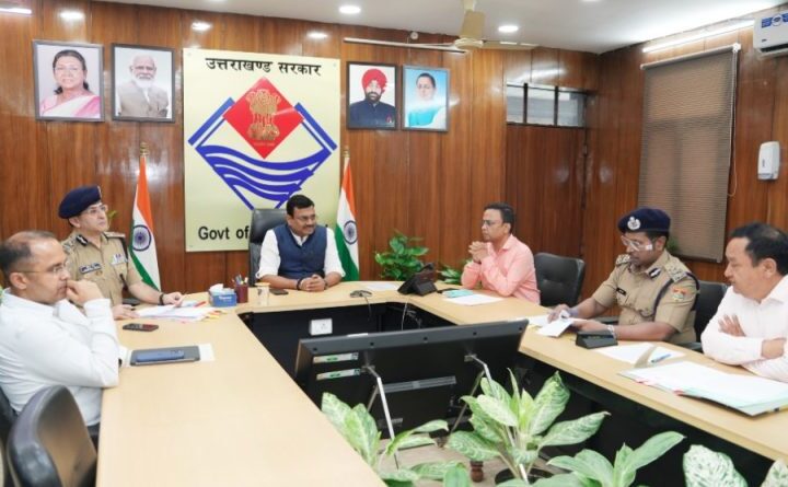 धार्मिक स्थलों की ओर जाने वाले मार्गों से अतिक्रमण हटाकर चौड़ीकरण कराया जाए- मुख्य सचिव