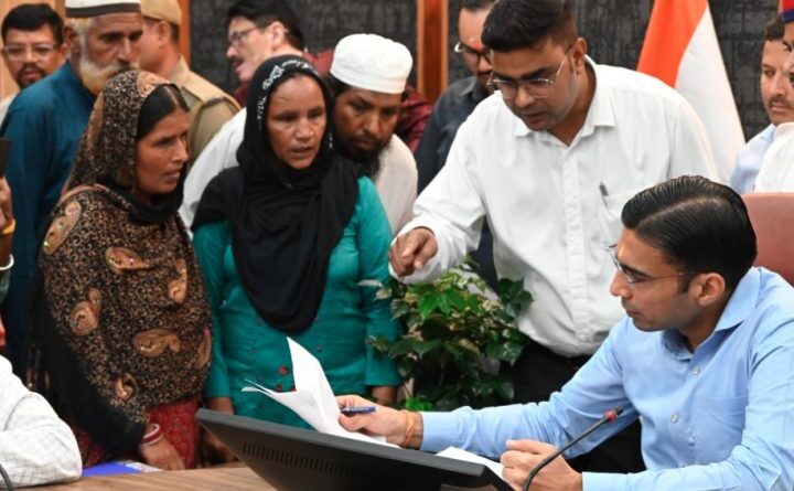 जिला प्रशासन की त्वरित कार्यवाही, 2 घंटे में अतिक्रमण ध्वस्त जिला प्रशासन की त्वरित कार्यवाही, 2 घंटे में अतिक्रमण ध्वस्त