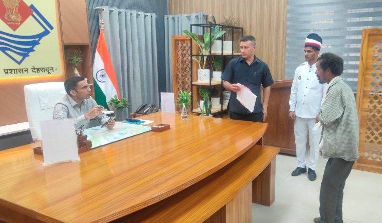 डीएम की पहल से असहाय राजू को मिला नया जीवन, बर्न सर्जरी सफल