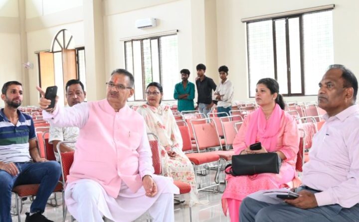 कृषि मंत्री गणेश जोशी ने 02 अगस्त को आयोजित होने वाले राज्य स्तरीय कार्यक्रम की तैयारियों का लिया जायजा