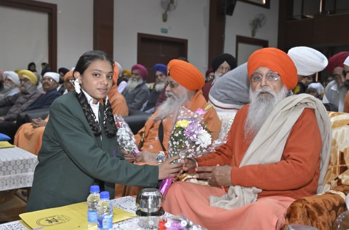 शहीदी समर्पण को नमन : निर्मल आश्रम ज्ञान दान अकादमी में “निर्वाण कीर्तन दरबार” का भव्य आयोजन