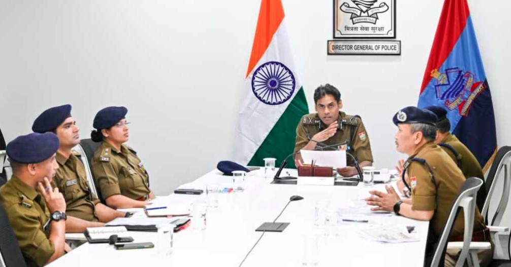 एडीजी कानून व्यवस्था ने गढ़वाल और कुमाऊं रेंज के वरिष्ठ पुलिस अधिकारियों के साथ की समीक्षा बैठक
