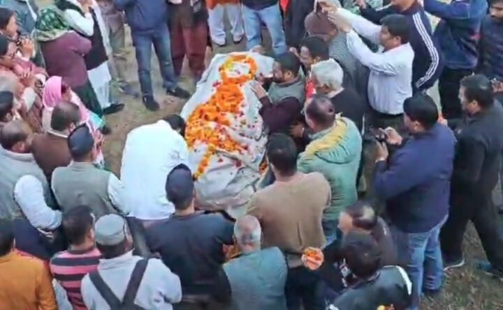 राज्य आंदोलनकारी व पूर्व कैबिनेट मंत्री दिवाकर भट्ट का राजकीय सम्मान के साथ हुआ अंतिम संस्कार