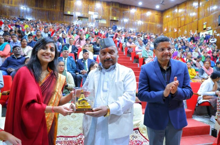 राज्य आंदोलनकारियों का संघर्ष व त्याग हमारी पहचान की नींव: जिलाधिकारी