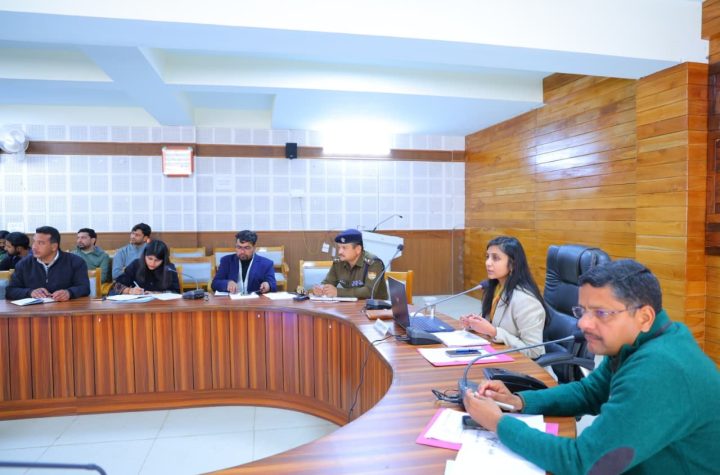 गुलदार प्रभावित क्षेत्रों में बच्चों की सुरक्षा कड़ी, जिलाधिकारी ने बनायी समन्वित कार्ययोजना