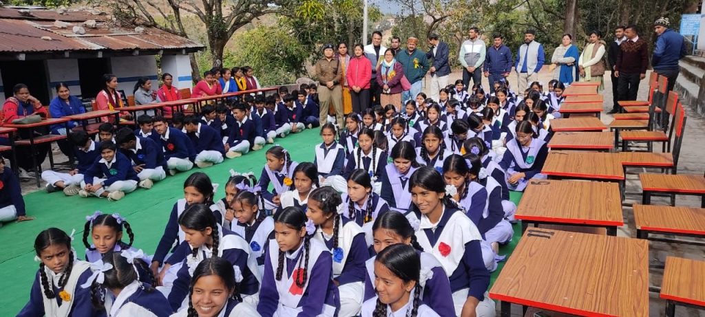 बढ़खेत पैनो में आयोजित हुआ ‘अफसर बिटिया’ कार्यक्रम