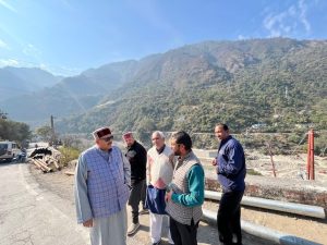 पर्यटन मंत्री ने किया निर्माणाधीन सतपुली झील का निरीक्षण