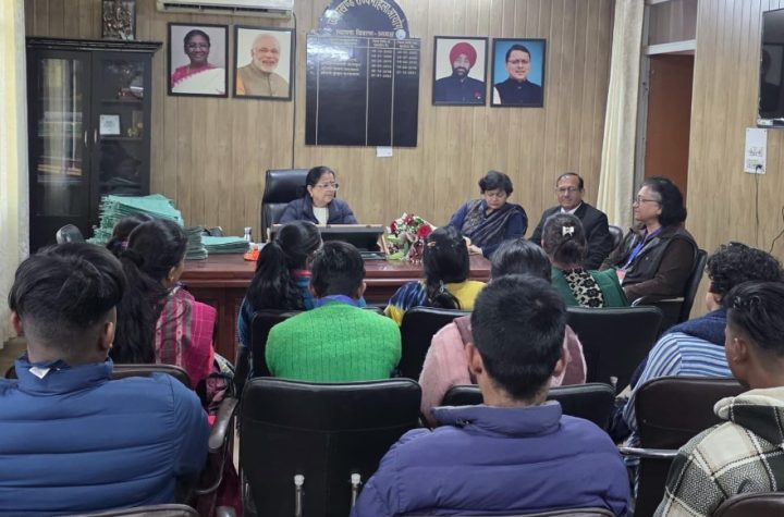 जनजातीय महिलाओं व पुरुषों ने जाना उत्तराखंड राज्य महिला आयोग का कार्य