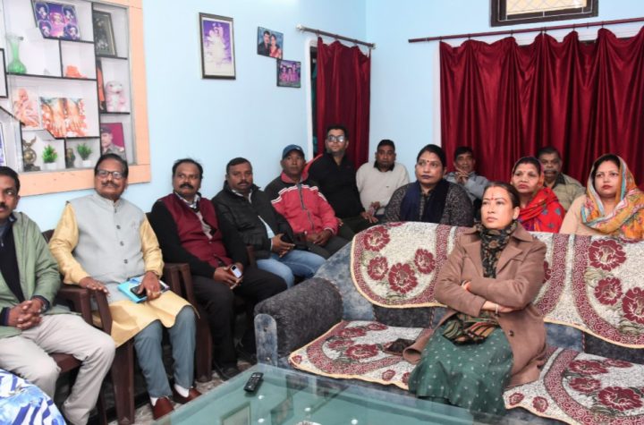 कैबिनेट मंत्री रेखा आर्या ने कार्यकर्ताओं संग सुना ‘मन की बात’ कार्यक्रम