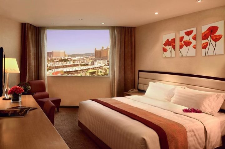 नैनीताल में होटल किराए पर सख्ती, प्रशासन ने कमरों की रेट लिस्ट सार्वजनिक करने के दिये आदेश