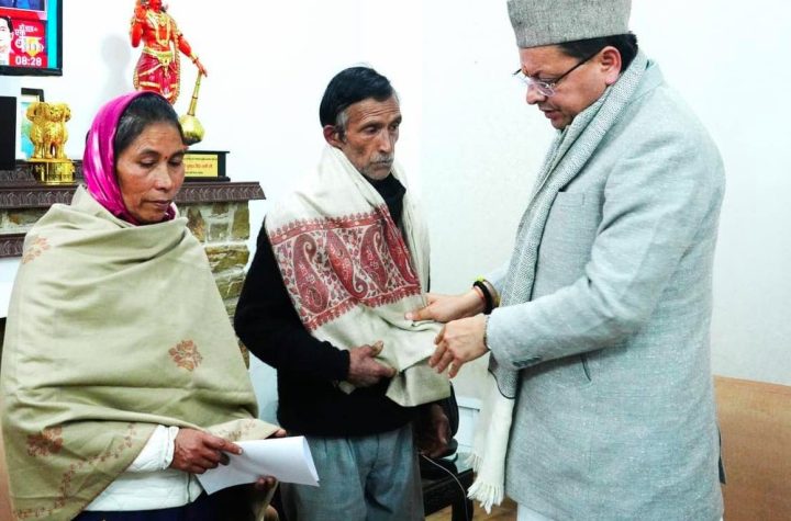 अंकिता भंडारी के माता-पिता ने सीएम धामी से की मुलाकात