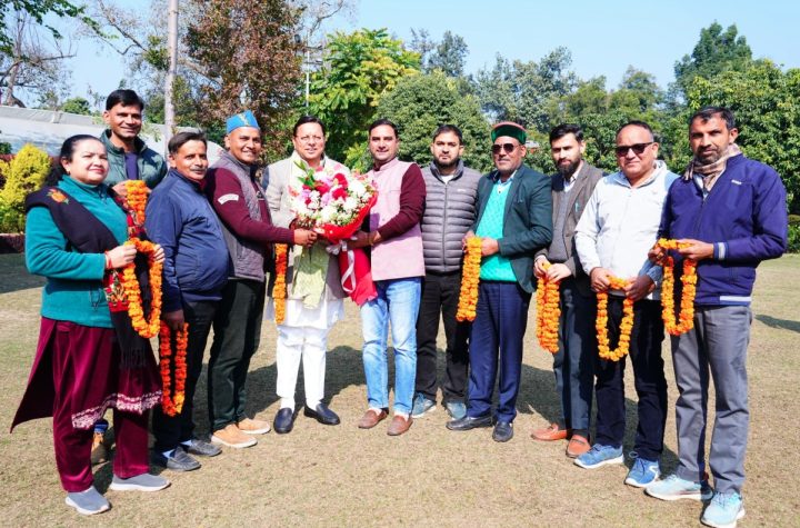 उपनल कर्मचारी संघ ने सीएम धामी से भेंट कर जताया आभार