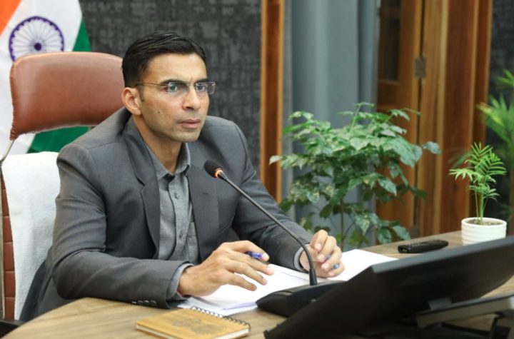 जर्जर स्कूलों की पहचान व ध्वस्तीकरण की प्रक्रिया तेज, डीएम ने दिए सख्त निर्देश