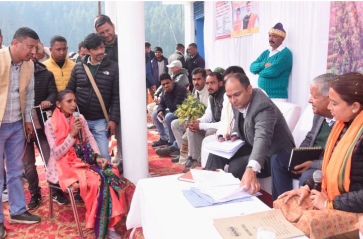 कैबिनेट मंत्री रेखा आर्या ने सुनी जन समस्याएं, किया समाधान